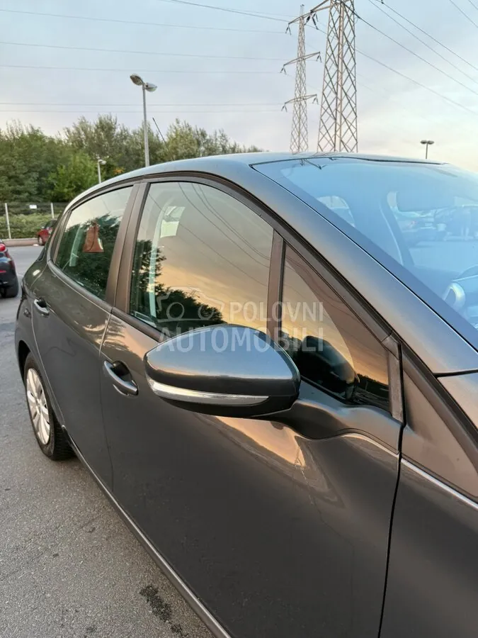 Peugeot 208 2016 photo 5