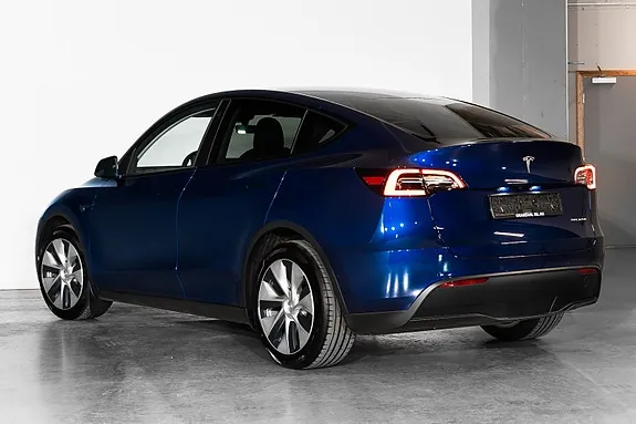 Tesla Model Y 2021 photo 2