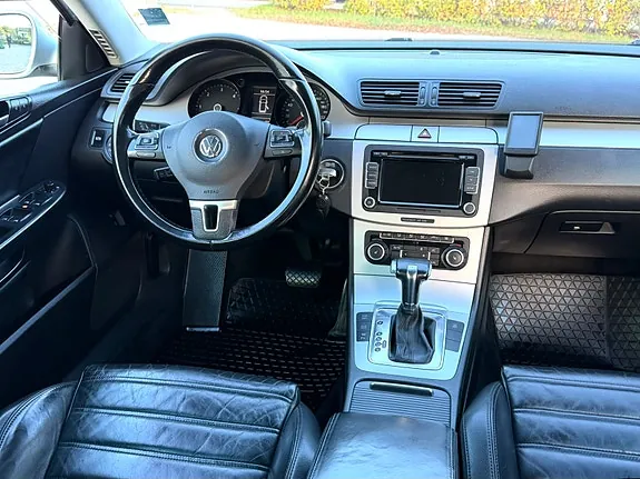 Volkswagen Passat 2010 photo 4