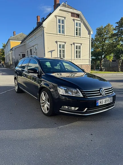 Volkswagen Passat 2012 photo 2
