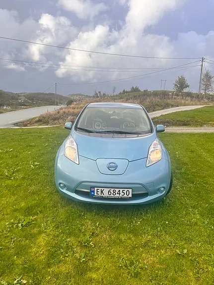 Nissan Leaf 2014 photo 2