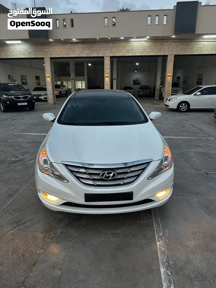 Hyundai Sonata 2011 photo 2