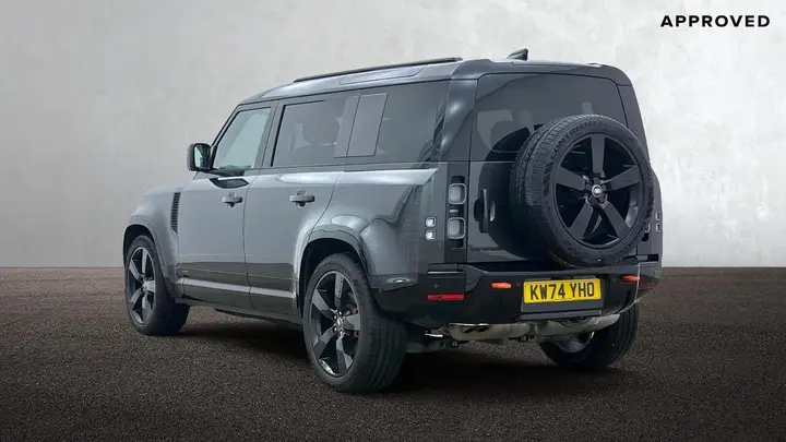 Land Rover Defender 110 2024 photo 2