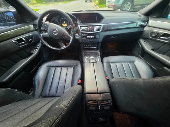 Mercedes-Benz E-Class 2012 photo 3