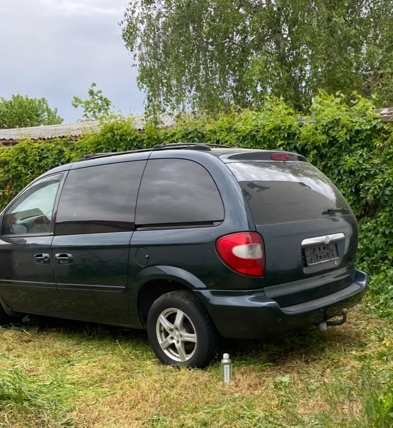 Chrysler Voyager 2006 photo 2