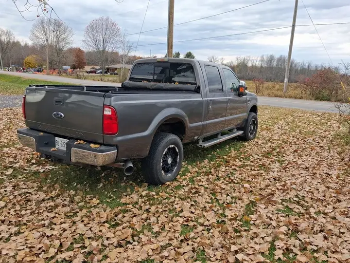 Ford F350 2010 photo 2