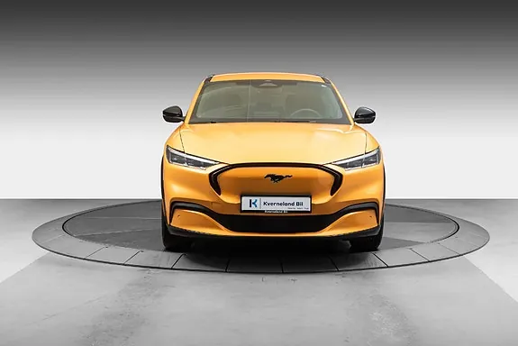 Ford Mustang Mach-E 2022 photo 2