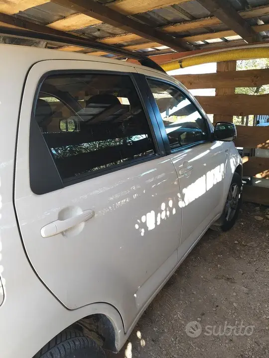 Daihatsu Terios 2010 photo 2