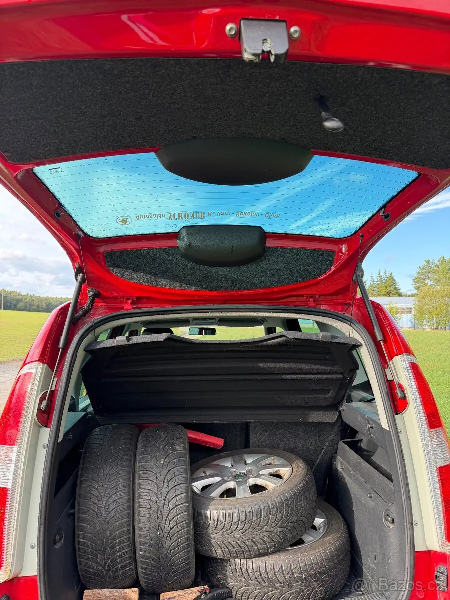 Skoda Romster 2012 photo 5