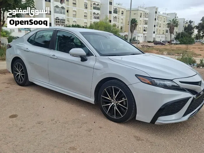 Toyota Camry 2023 photo 3
