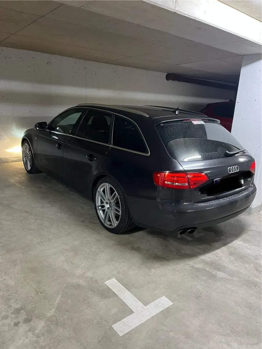 Audi A4 2011 photo 3