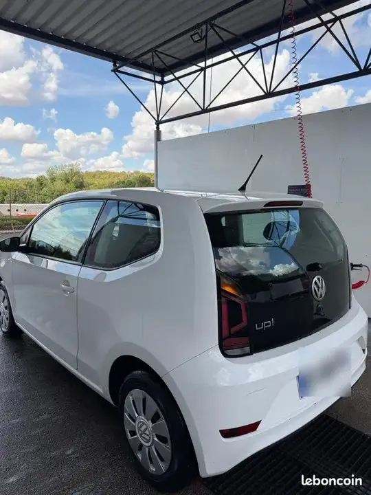 Volkswagen Up 2018 photo 3