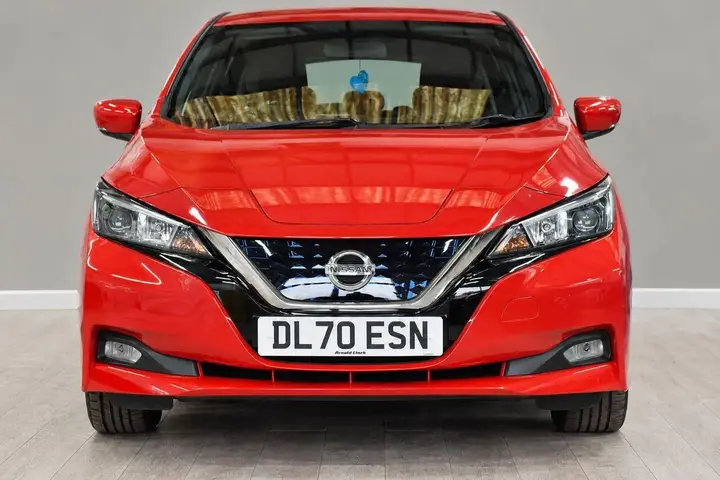 Nissan Leaf 2021 photo 2