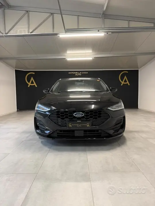 Ford Focus 2022 photo 3