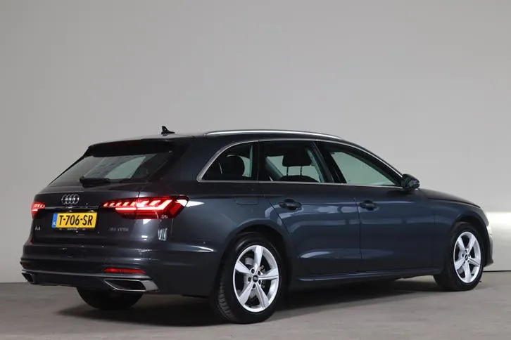 Audi A4 2023 photo 3
