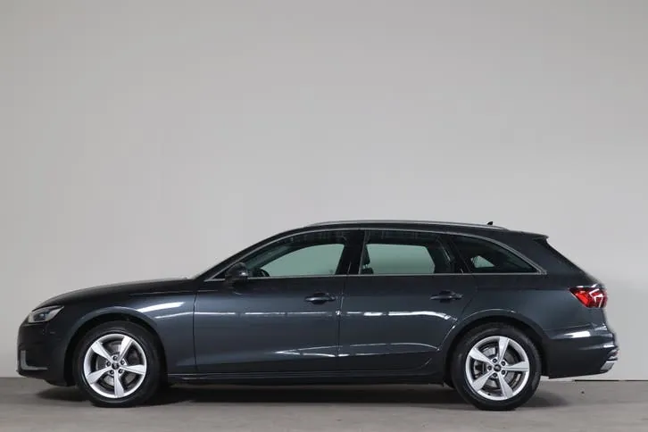 Audi A4 2023 photo 2