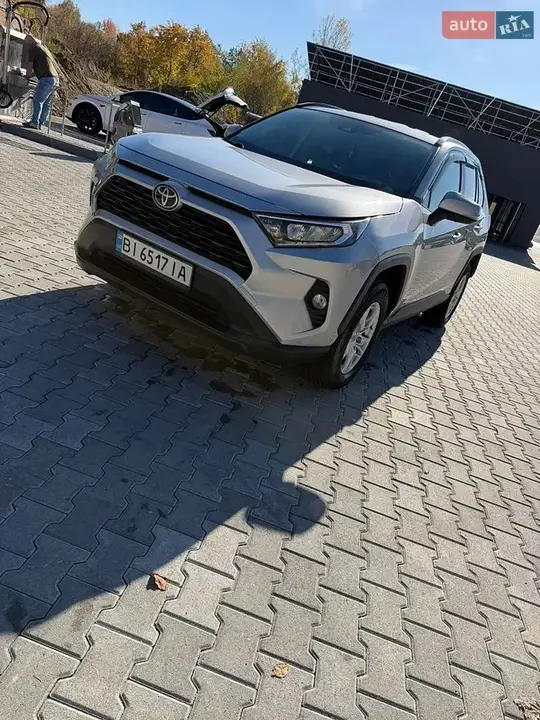 Toyota Rav4 2021 photo 2