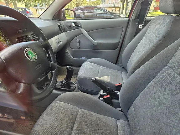 Skoda Octavia 1999 photo 4