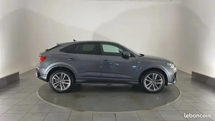 Audi Q3 2021 photo 4