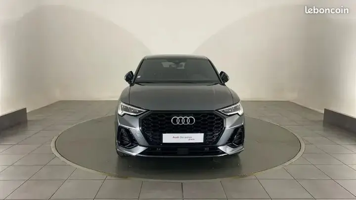 Audi Q3 2021 photo 2