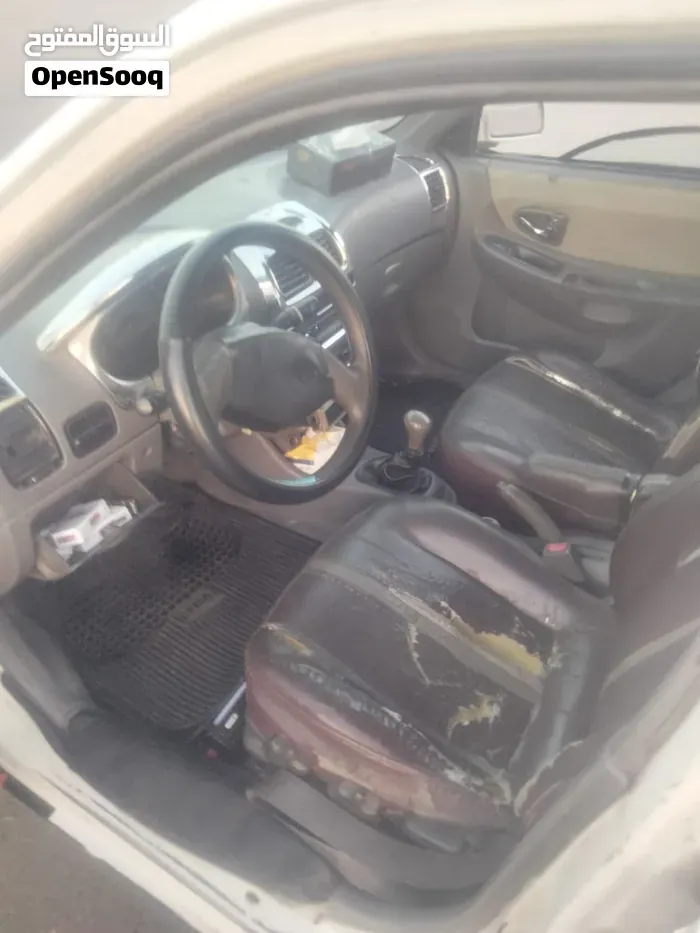Hyundai Verna 2012 photo 2