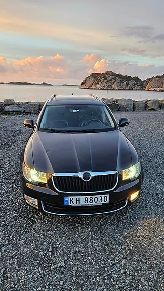 Skoda Superb 2013 photo 3