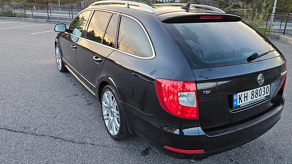 Skoda Superb 2013 photo 5