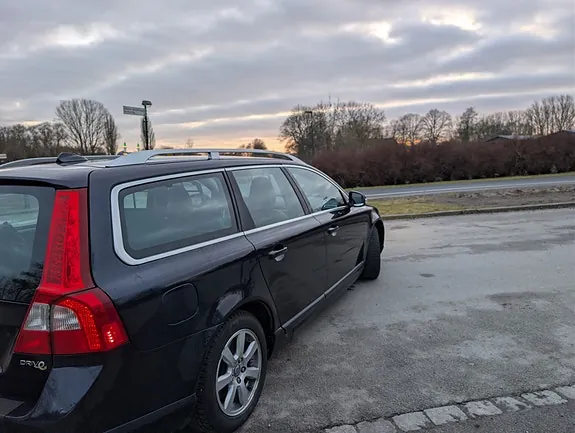 Volvo V70 2011 photo 3
