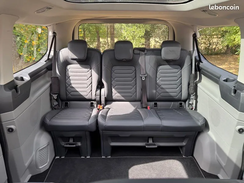 Ford Tourneo Custom 2025 photo 3