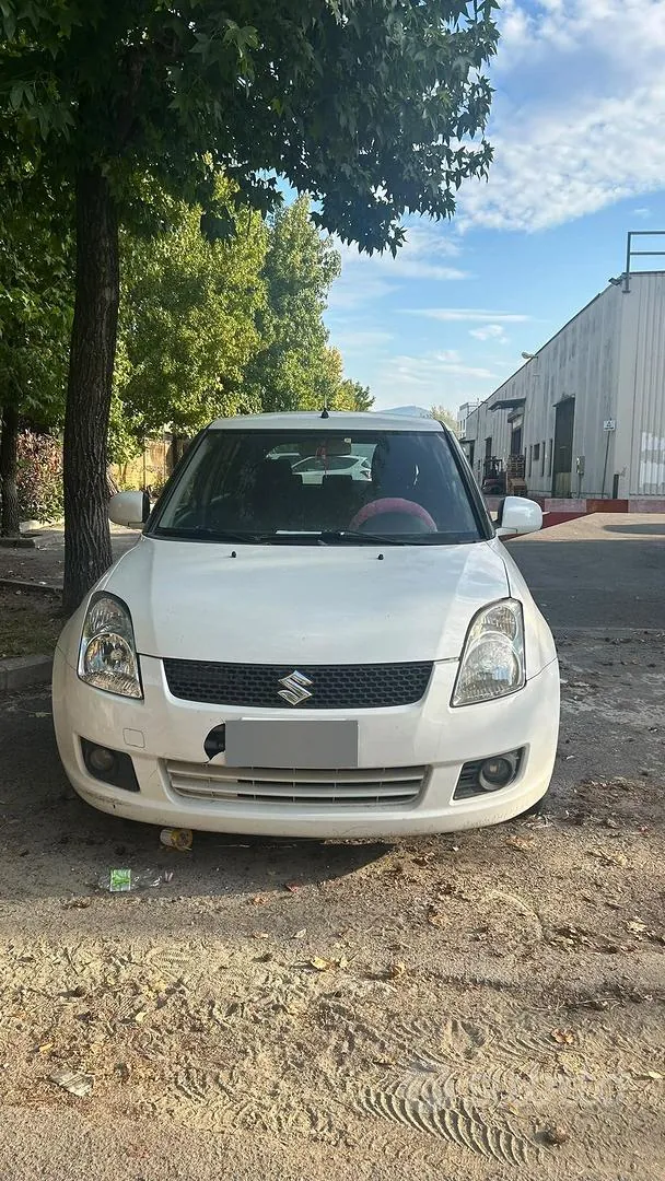 Suzuki Swift 2010 photo 5