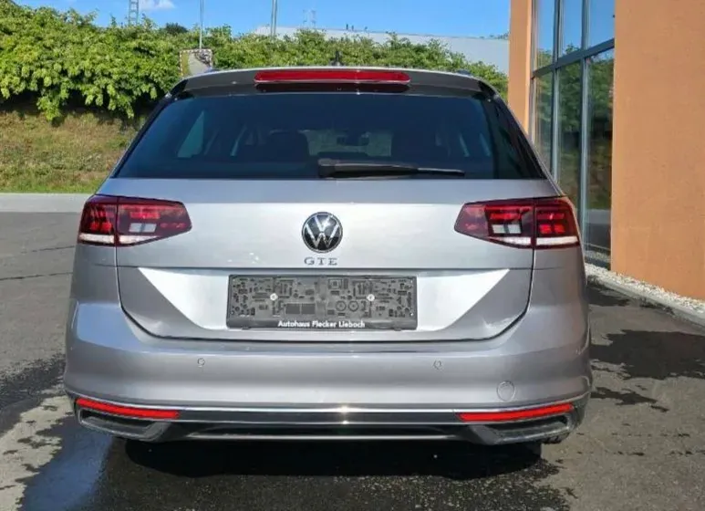 Volkswagen Passat 2021 photo 2