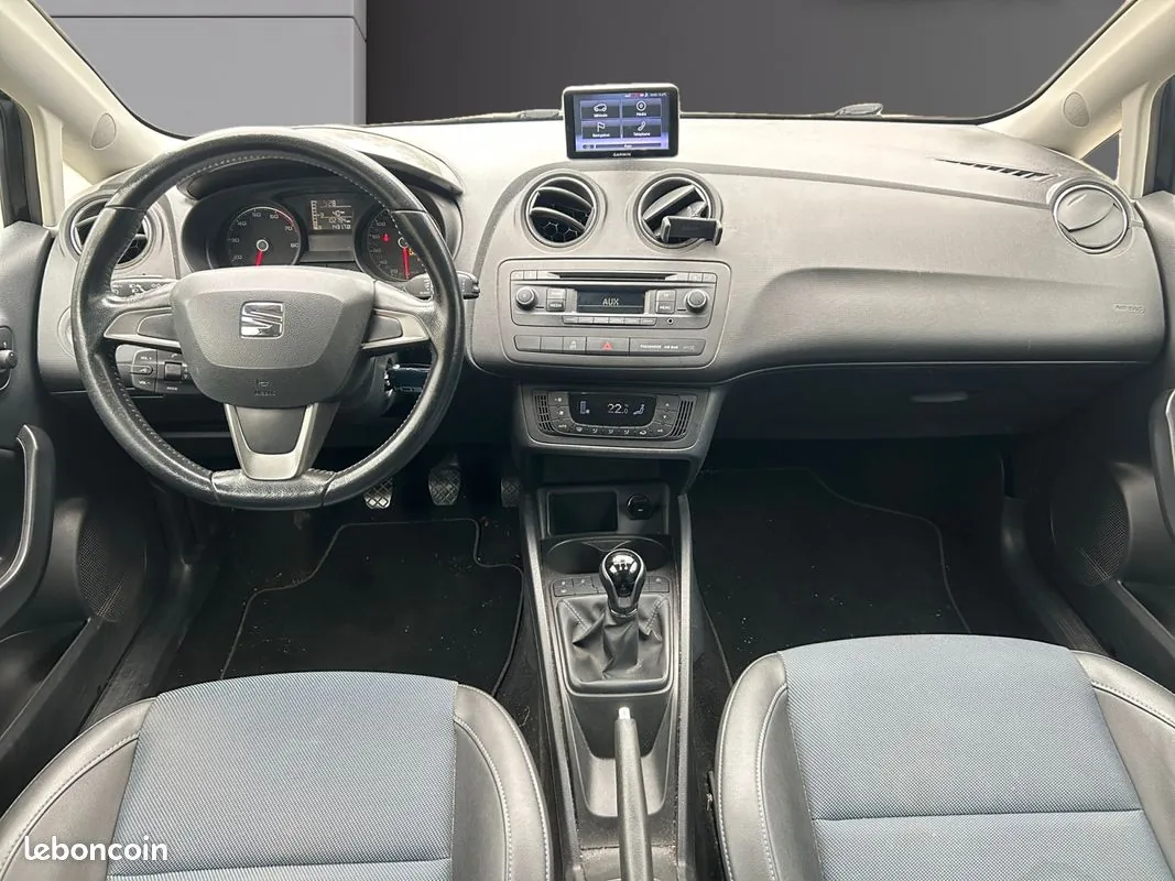 Seat Ibiza 2014 photo 2