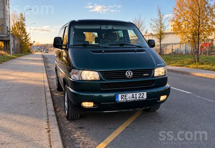 Volkswagen Multivan 2000 photo 3