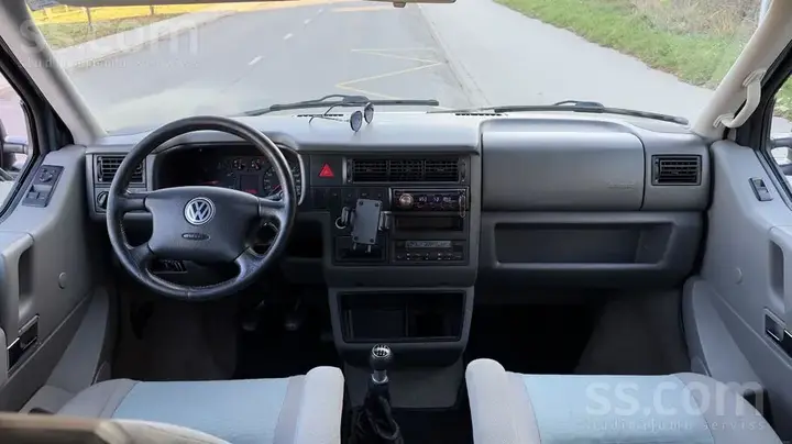 Volkswagen Multivan 2000 photo 5