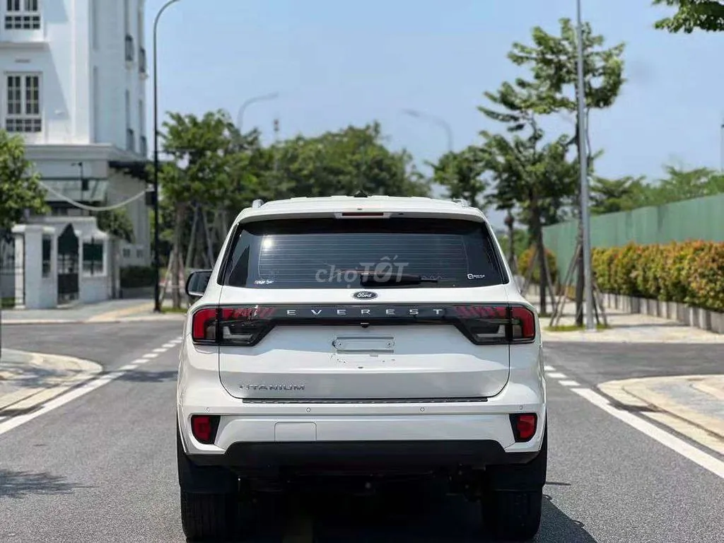 Ford Everest 2025 photo 2