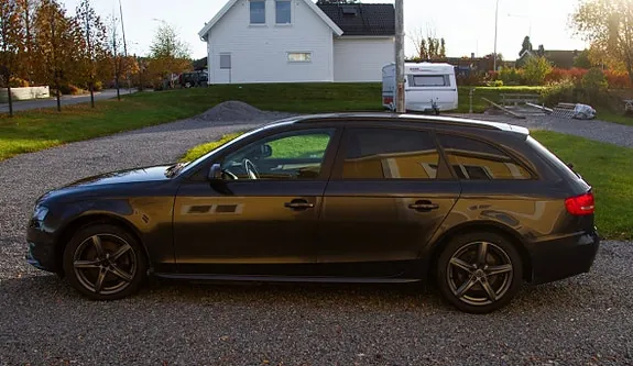 Audi A4 2011 photo 2