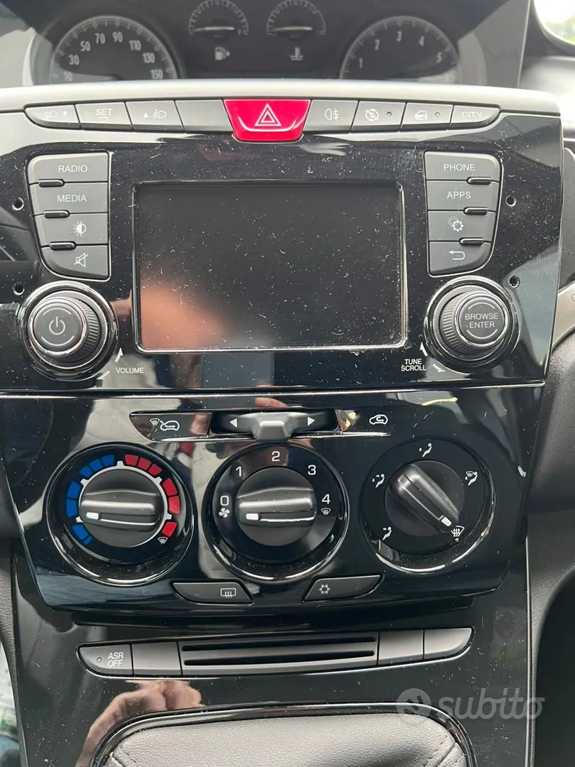 Lancia Ypsilon 2019 photo 4