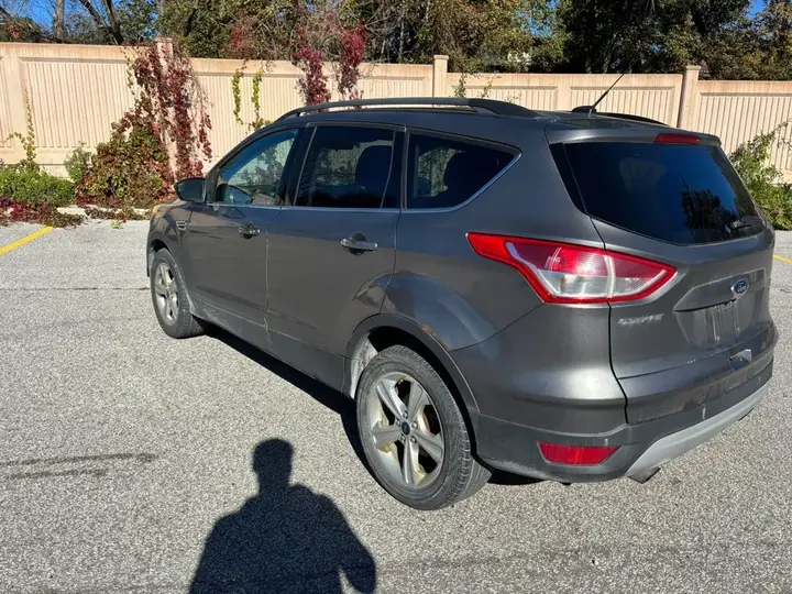 Ford Escape 2014 photo 2