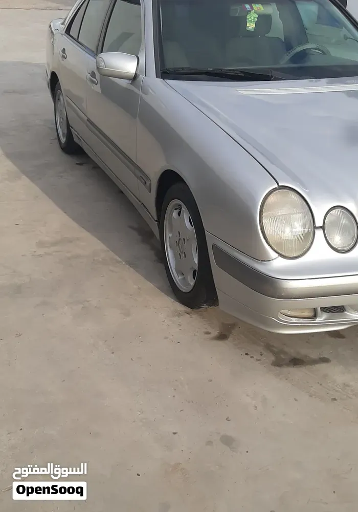 Mercedes-Benz E 200 2002 photo 4