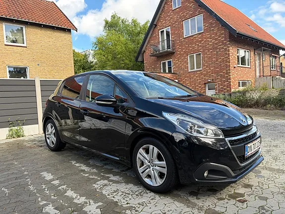 Peugeot 208 2018 photo 2
