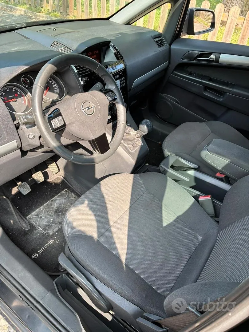 Opel Zafira 2013 photo 4