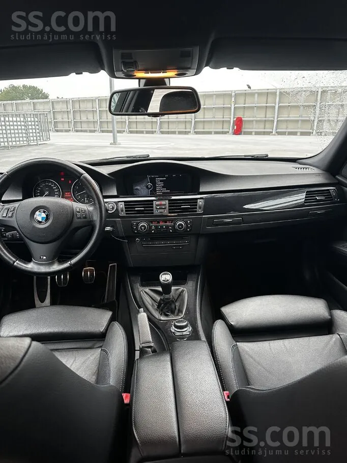 BMW 335I 2010 photo 5