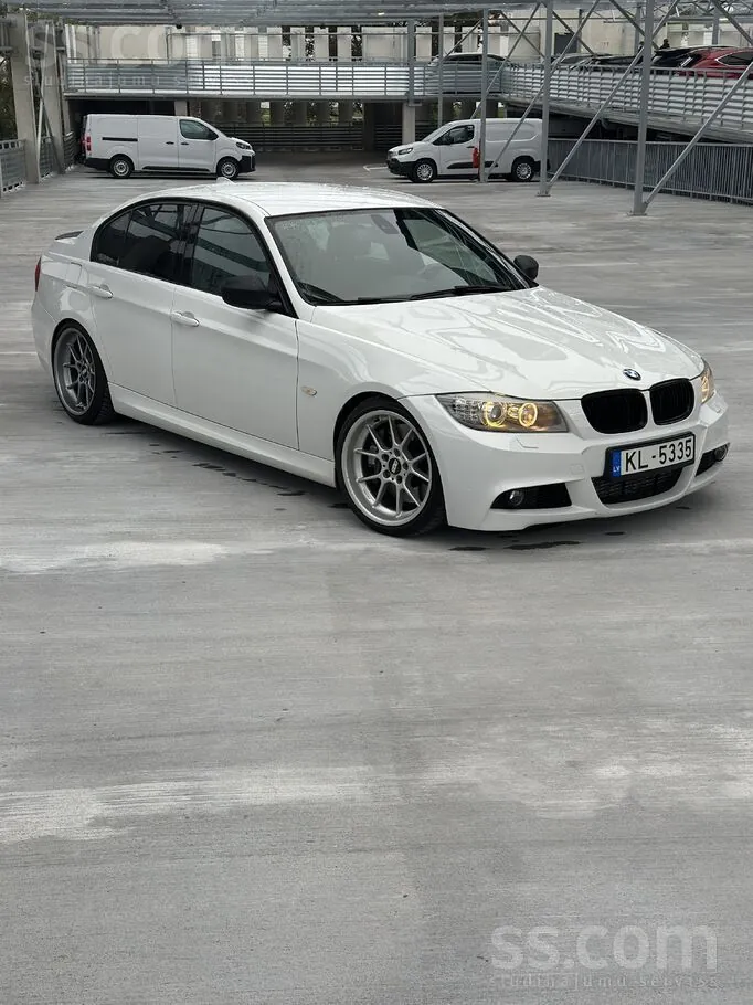 BMW 335I 2010 photo 3
