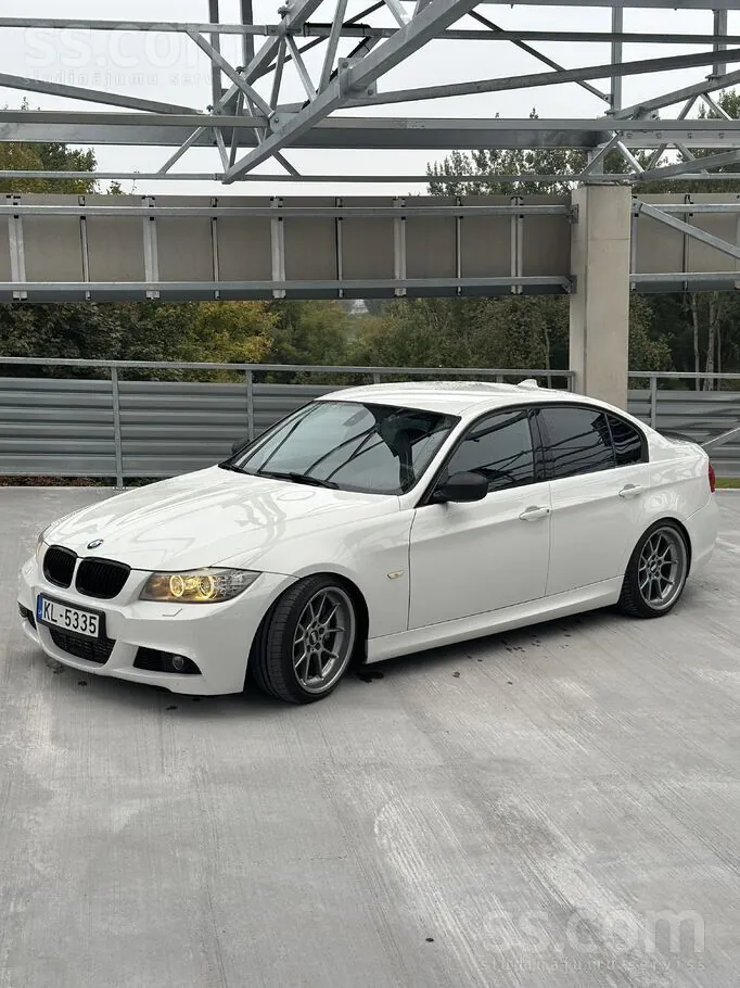 BMW 335I 2010 photo 4