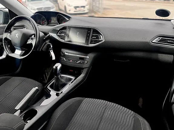 Peugeot 308 2016 photo 5
