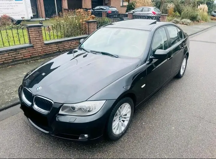 BMW 318I