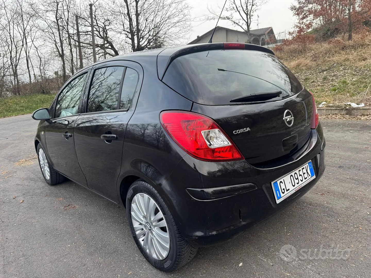 Opel Corsa 2011 photo 3
