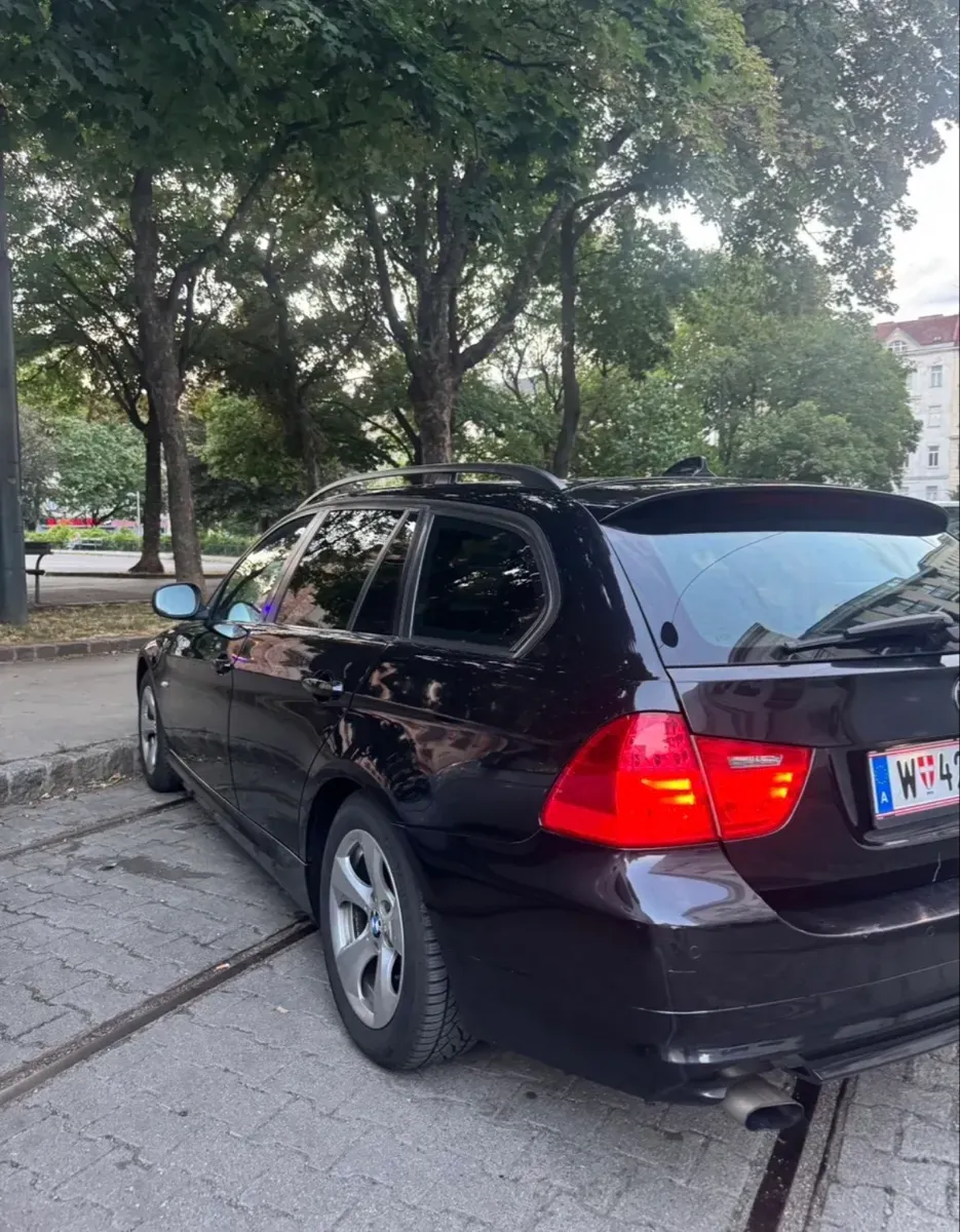 BMW 3 Series 2009 photo 3