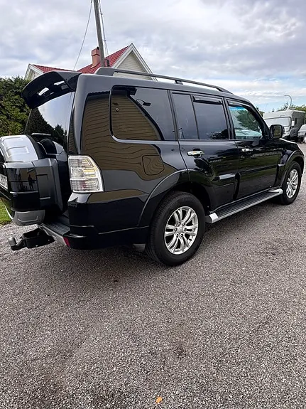 Mitsubishi Pajero 2013 photo 2
