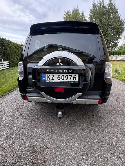 Mitsubishi Pajero 2013 photo 5